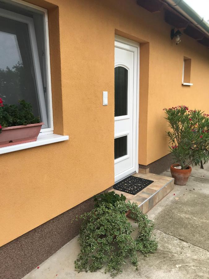 Dalia Apartman Gyoemro Luaran gambar