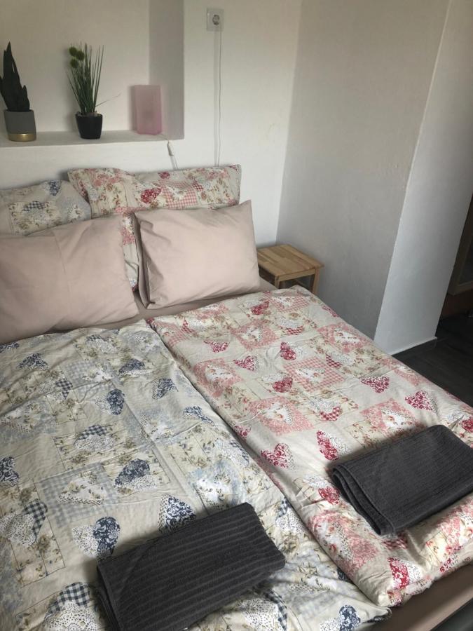 Dalia Apartman Gyoemro Luaran gambar