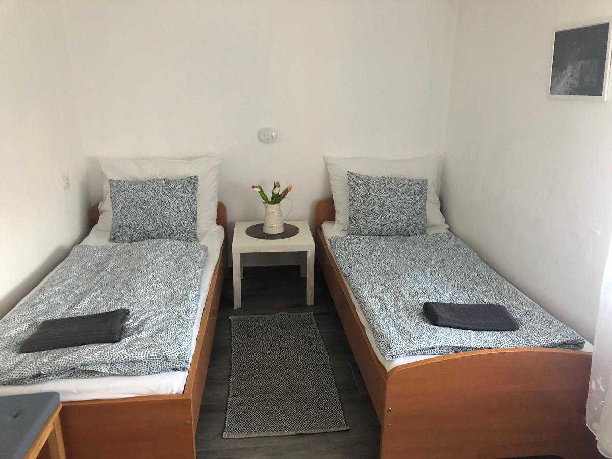 Dalia Apartman Gyoemro Luaran gambar