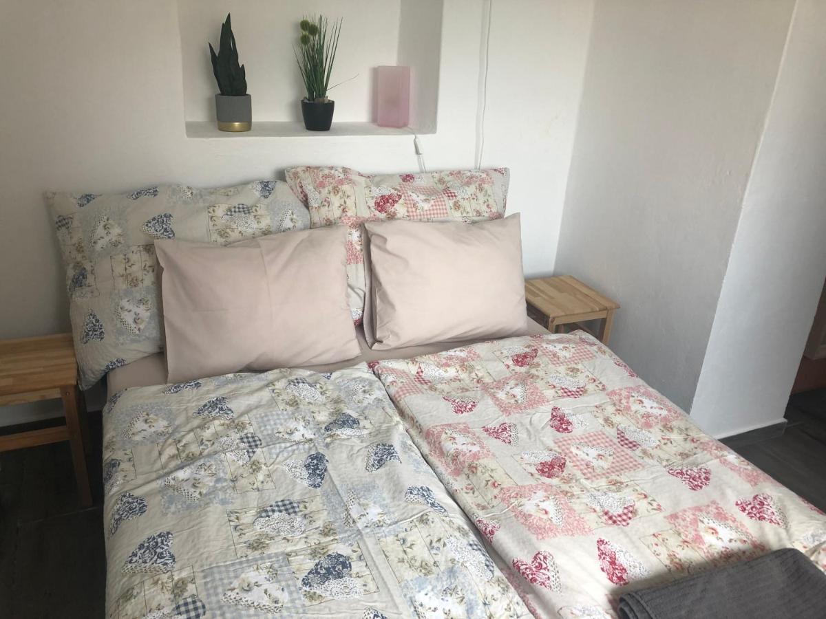 Dalia Apartman Gyoemro Luaran gambar